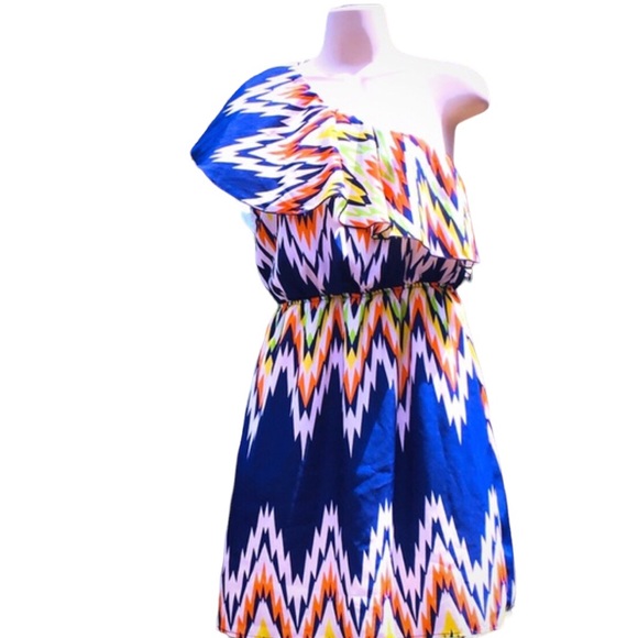 ❤️ Like New Gorgeous, Small, One Shoulder Chevron Print Dress - Picture 1 of 9